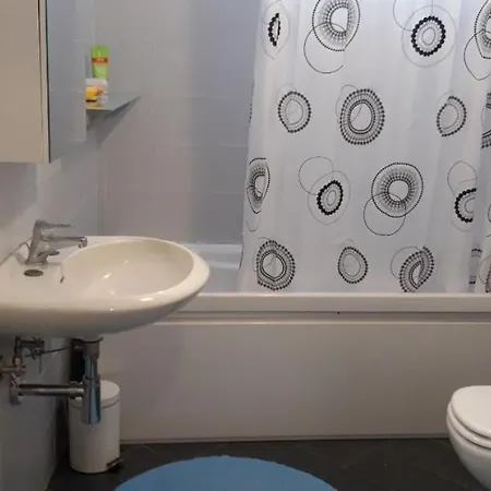 Guenstiges, Ruhiges Haeuschen Apartamento Aulla